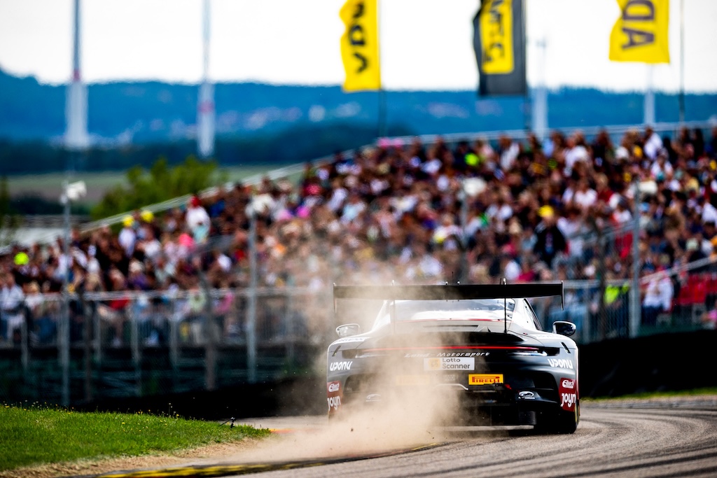Bastian Buus tog sats i svær DTM-weekend på Sachsenring.
(Foto: Land-Motorsport)